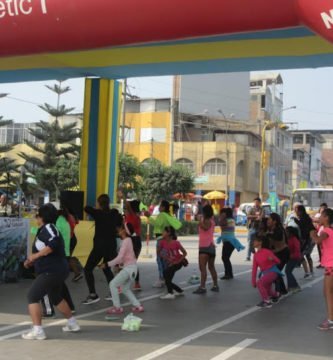 VECINAS DE VILLA EL SALVADOR DISFRUTARON DE LA 2DA AEROTON VILLA FITNESS 2018