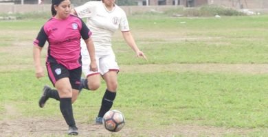 Encuentros de Futbol Femenino en Villa el Salvador